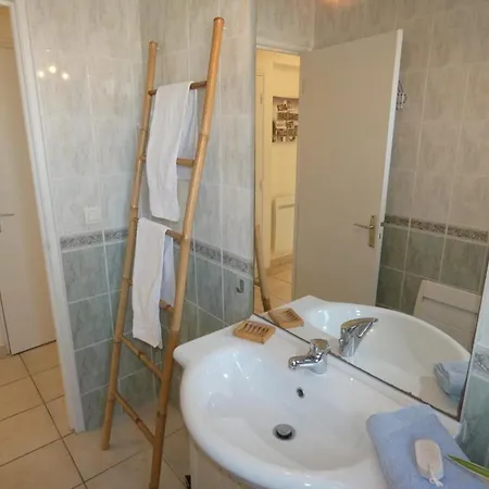 Apartment Confort 2 Ch. - Sud - Balcon Sud, Parking - Acces Direct Plage- 6 Pers. - Fr-1-540-4 *