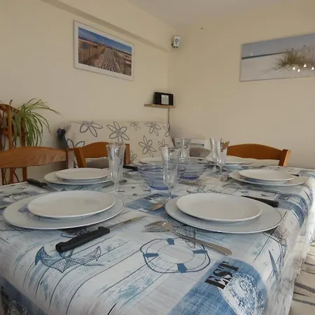 Confort 2 Ch. - Sud - Balcon Sud, Parking - Acces Direct Plage- 6 Pers. - Fr-1-540-4 Apartment